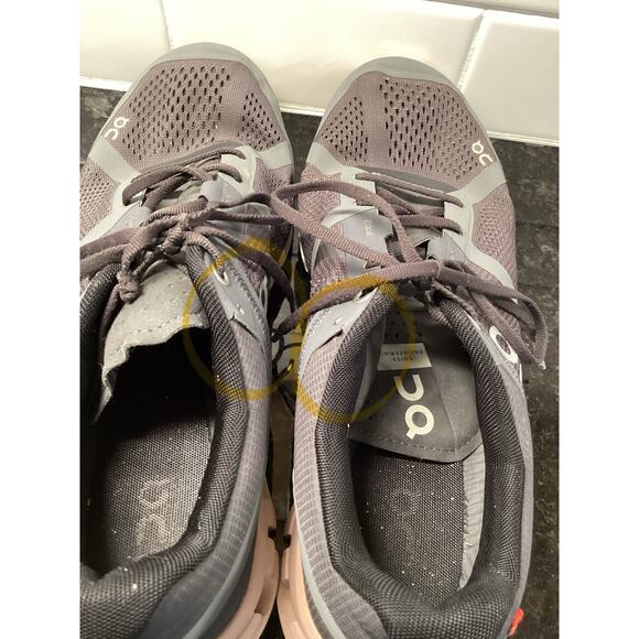 On Running Women's Cloudflow Running Sneakers Shoes Athletic Black Pink SZ W9.5 - Picture 4 of 11